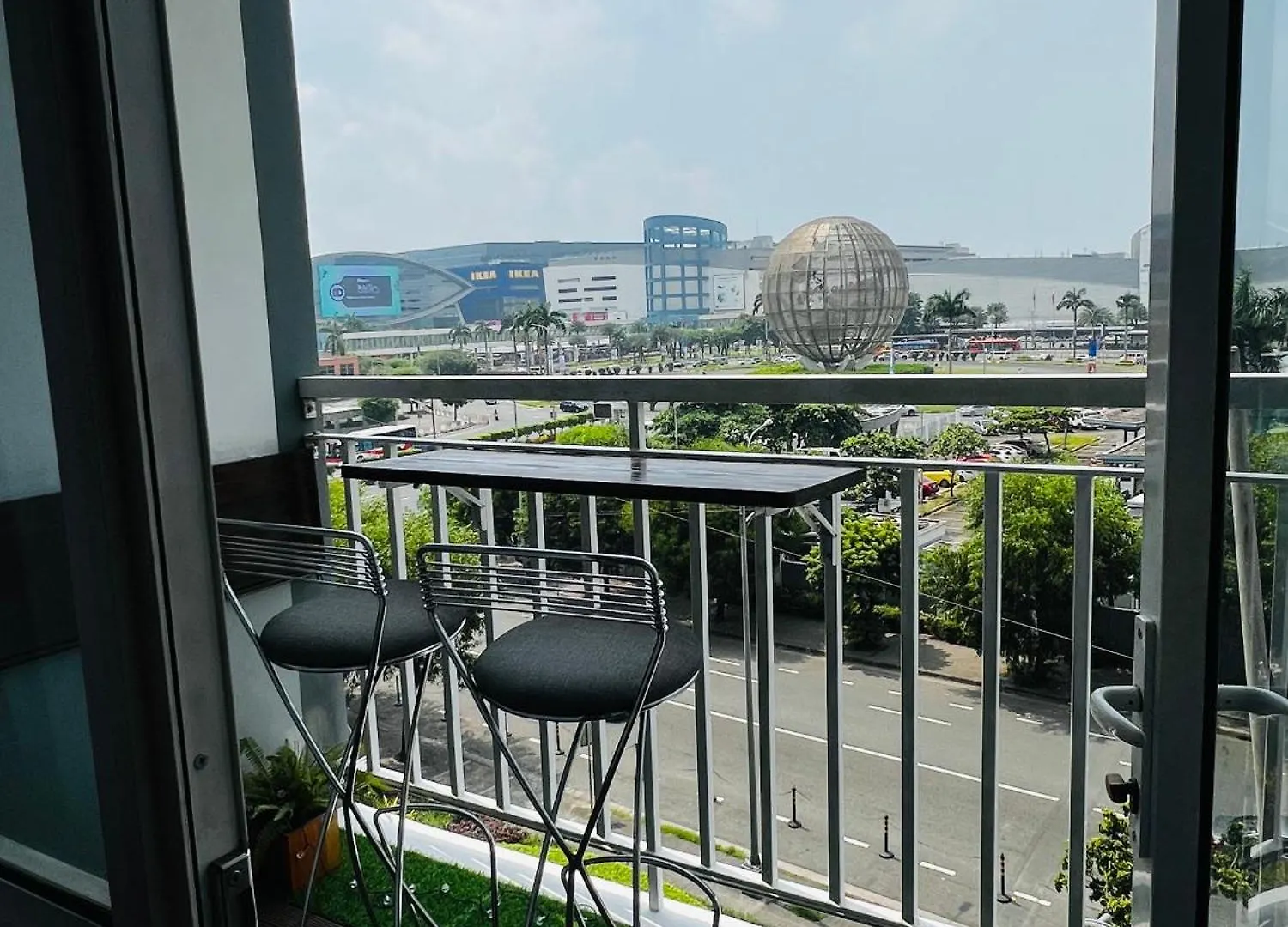 Shell Residences Condotel Near Naia And Mall Of Asia Manila Philippines
